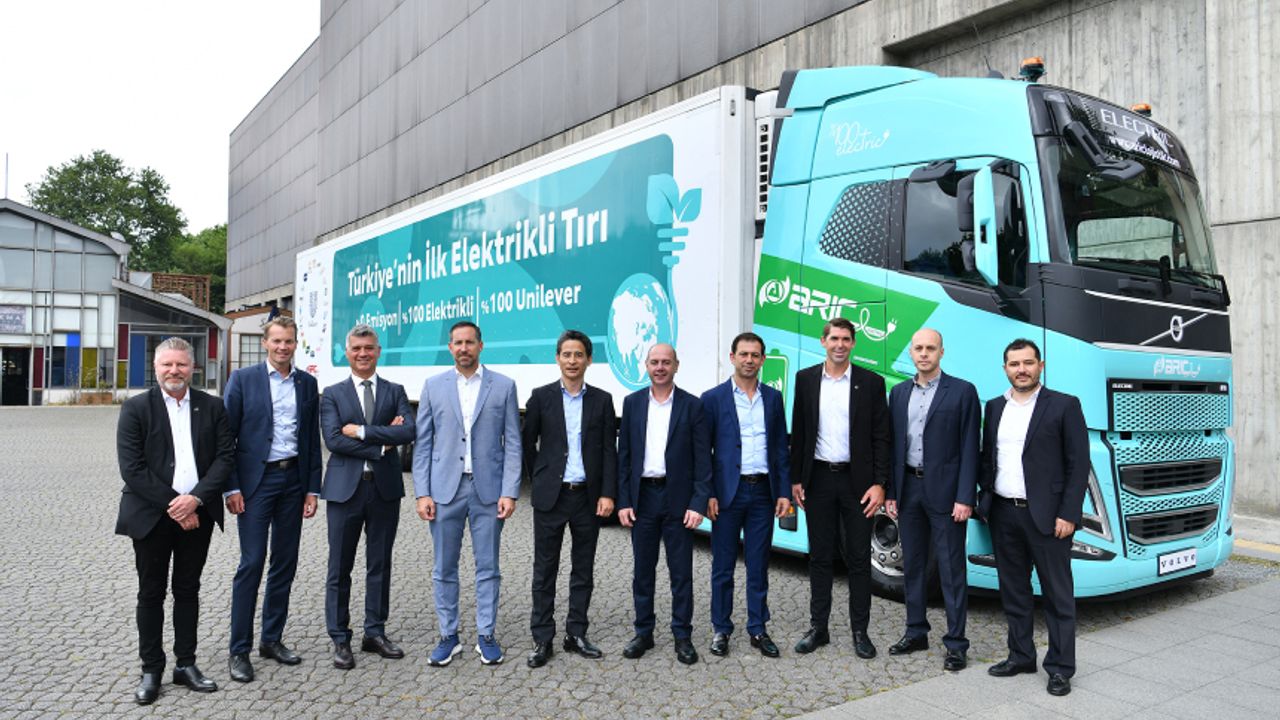 Unilever Türkiye ve Arıç Lojistik’e Volvo FH Elektrikli çekicileri teslim edildi