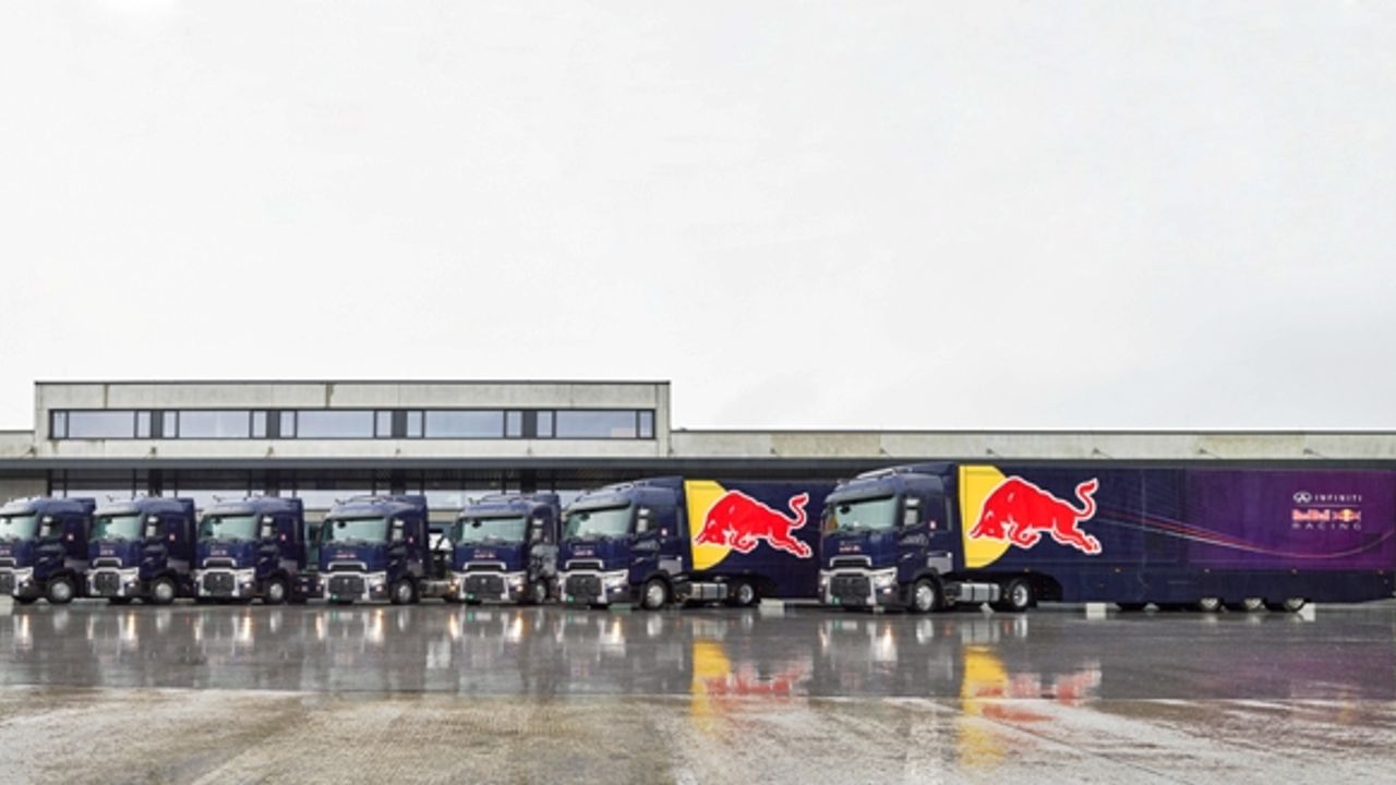 Red Bull Racing ekibine yedi Renault Trucks T 