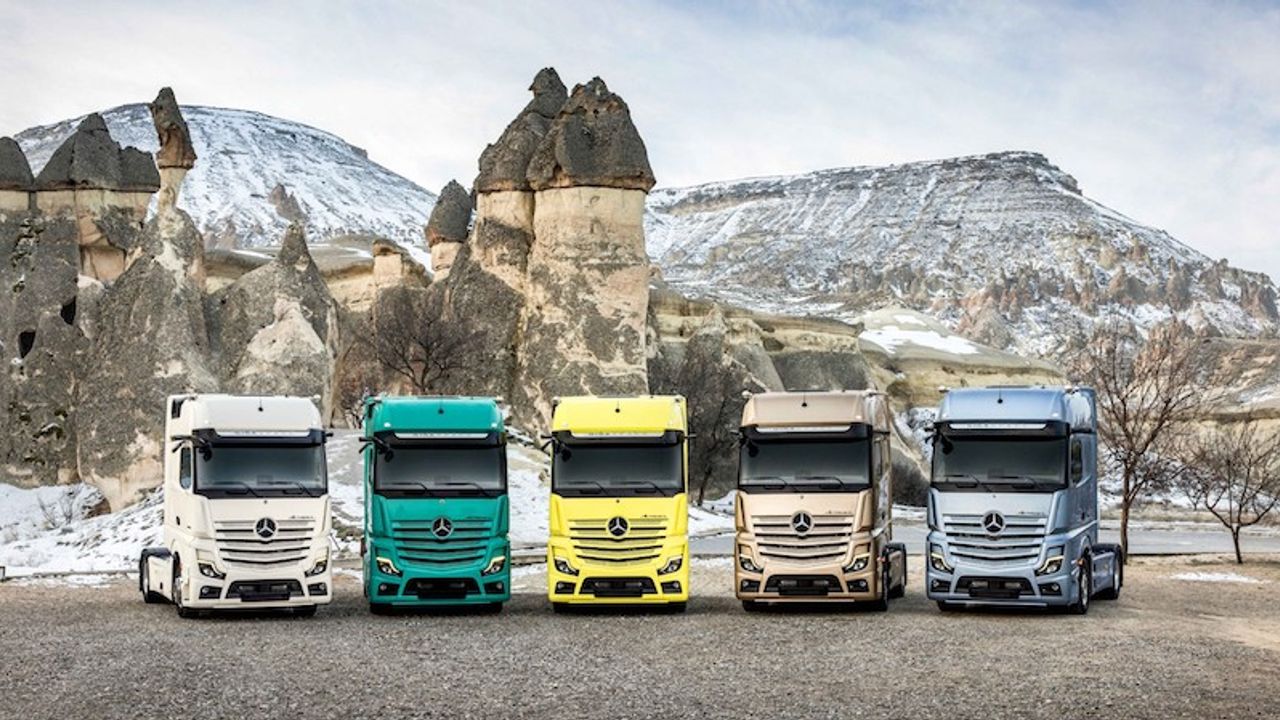 Mercedes-Benz, kamyon modelleri için Nisan ayına özel fırsatlar sunuyor