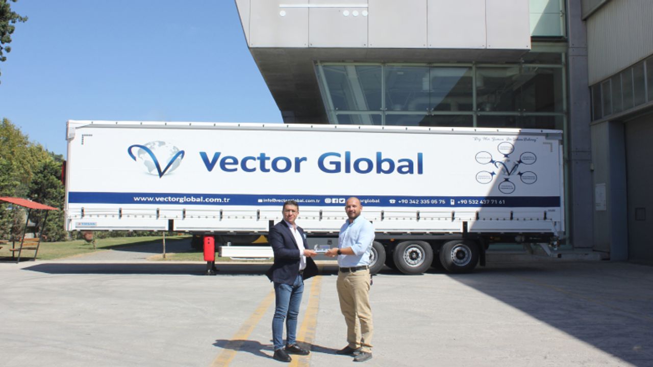 Tırsan, Vector Global Lojistik'e treyler teslimatı yaptı