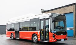 IVECO BUS, HZ Bussar'a iki adet E-WAY şehir içi otobüsü teslim etti