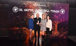 Mercedes-Benz Kamyon, Kristal Elma ve Felis ödülü aldı