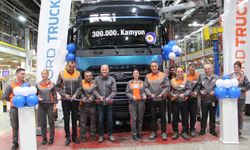 Ford Trucks 300 Bininci Kamyonunu Hattan İndirdi