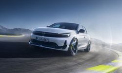 Efsanevi GSi ruhu elektrikle geri döndü: Yeni Corsa GSE