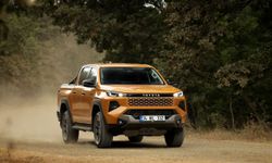 Yeni Hilux Türkiye’de satışa sunuldu, yeni RAV4 Hybrid tanıtıldı