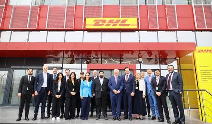Steinmeier DHL Express Türkiye’nin İstanbul Havalimanı’ndaki operasyon merkezini ziyaret etti
