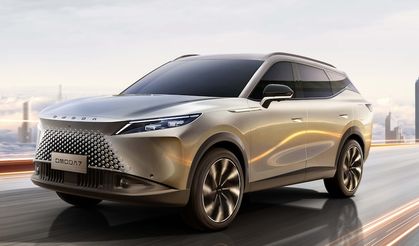 OMODA 7 15,6 inç kayar ekranıyla segmentinde fark yaratıyor