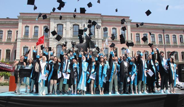 İ.Ü Ulaştırma ve Lojistik Fakültesi 2023 mezunlarını verdi