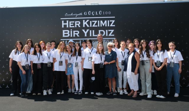Mercedes-Benz Türk’ün “Her Kızımız Bir Yıldız” programı devam ediyor
