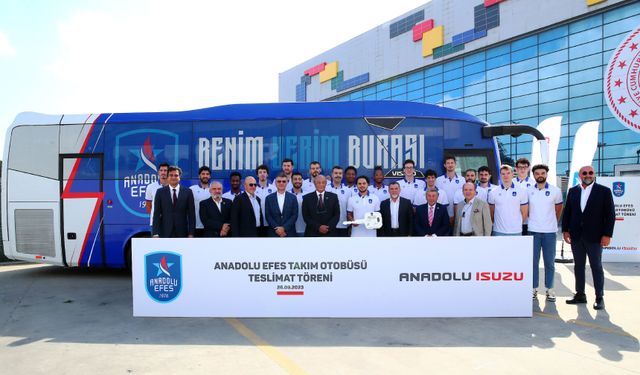 Anadolu Isuzu ile Anadolu Efes'in partnerlik anlaşması yenilendi