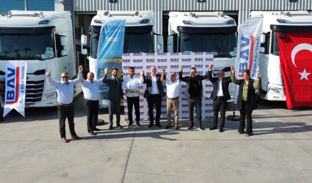 DAF Trucks Türkiye, Öztürkler Petrol'e 20 çekici teslim etti