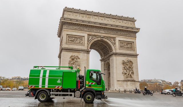 Paris, büyük etkinliklere Allison şanzıman donanımlı temizlik araçlarıyla hazırlanıyor