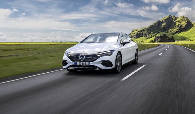 Mercedes-Benz, Türkiye'ye Özel EQE 280 AMG'yi Satışa Sundu