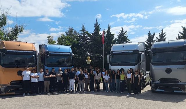 Mercedes-Benz Türk gençlerin kariyer yolculuğuna eşlik ediyor