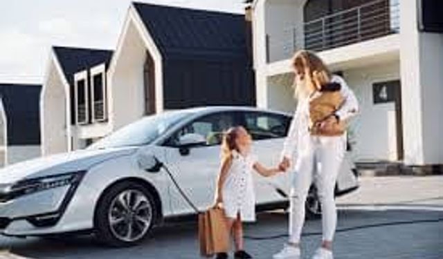Şarj istasyonları yaygınlaştıkça ikinci elde elektrikli araçlara talep artacak