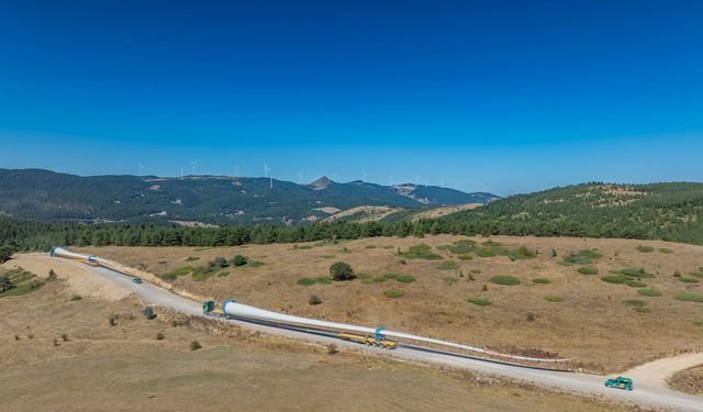 Hareket Türkiye’nin en uzun rüzgar türbini kanatlarını taşıdı