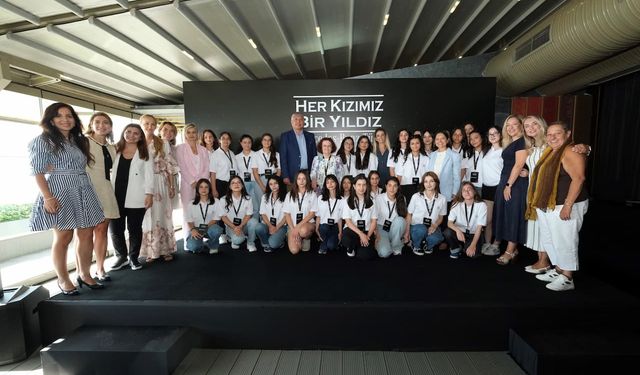 Mercedes-Benz Türk, her kızımız bir yıldız programıyla 21 yılı geride bıraktı