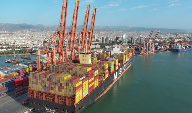 Mersin Limanı, EMH2 Terminali’nde ilk mega konteyner gemisini ağırladı