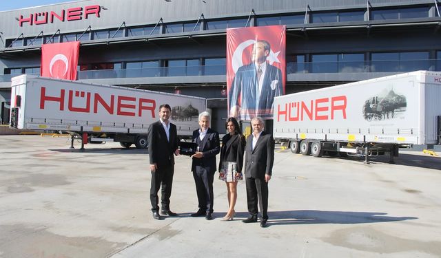 Tırsan, Cumhuriyet’in 102. yılında Hüner’e 500 treyler teslim etti