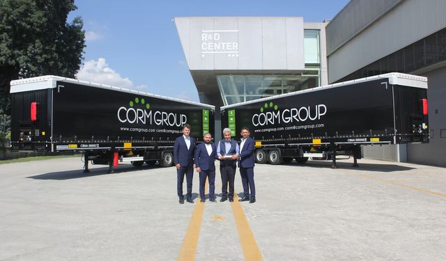 Tırsan, Corm Group’a 27 adet tren yüklemeli tenteli treyler teslim etti
