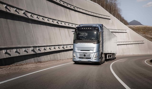 Volvo Trucks ağır vasıtalarda bir ilke daha imza attı