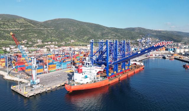 DP World Evyap, Körfez Terminali’nde uzaktan kumandalı rıhtım vinçleri devreye aldı