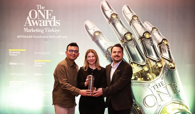 Kâmil Koç, The ONE Awards’ta üst üste 5’inci kez “Yılın İtibarlısı” seçildi