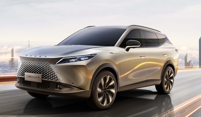 OMODA 7 15,6 inç kayar ekranıyla segmentinde fark yaratıyor