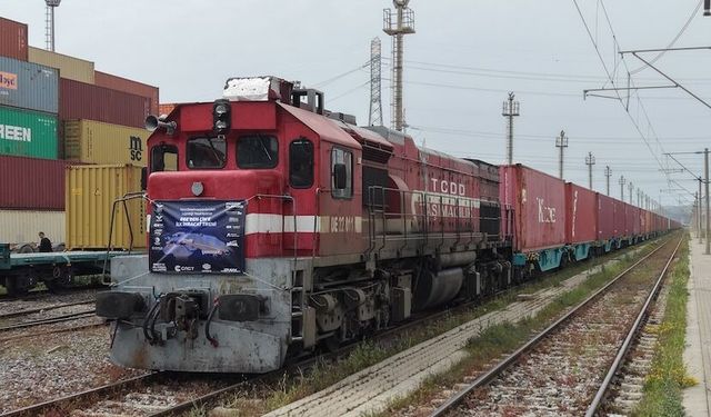 Pasifik Eurasia 50 konteynerlik dev operasyonla Ege'yi Çin'e demiryoluyla bağladı