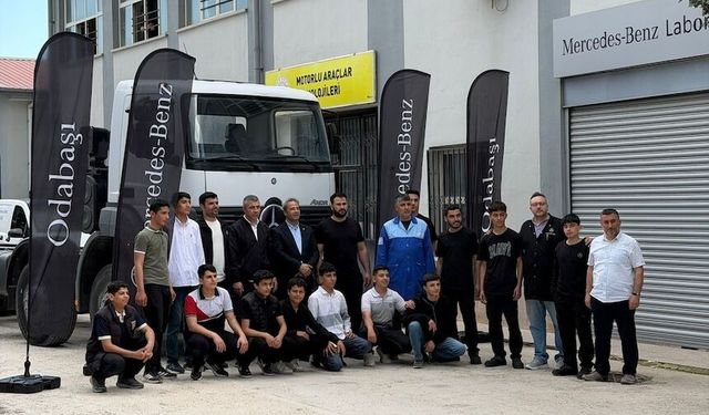Mercedes-Benz Türk 30 ilde 34 laboratuvarla mesleki eğitime destek veriyor