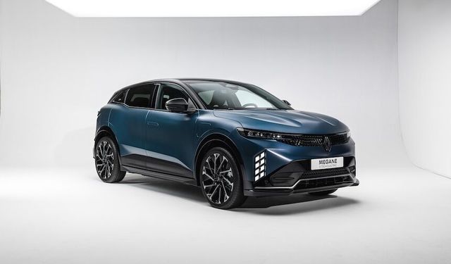 Renault Megane E-Tech Elektrikli yenilenen yüzüyle 2026'nın son çeyreğinde Türkiye'de