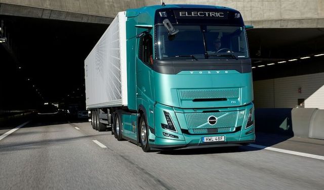 "Volvo elektrikli kamyonlarda 700 kilometre sınırına ulaştı