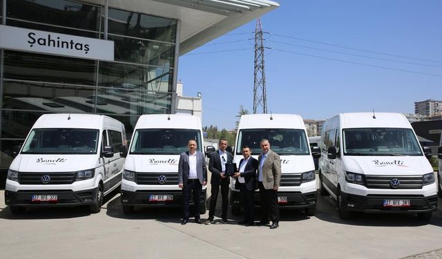 Şampiyon Turizm ve Acarsan Holding, tercihini Volkswagen Crafter’dan yana kullandı