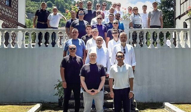 Mercedes-Benz Türk, Trabzon'da otobüs bayi satış toplantısını gerçekleştirdi