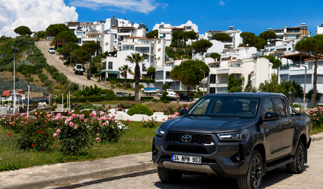 Toyota Hilux, İstanbul'dan Ege'ye uzanan rotada güven veren karakterini ortaya koydu