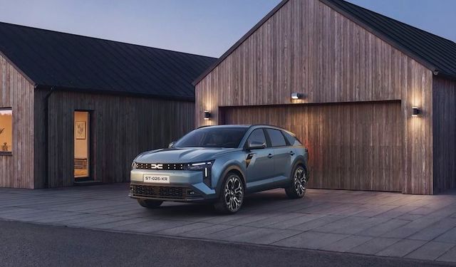 Türkiye’de üretilen Dacia Striker, Paris’te dünyaya tanıtıldı