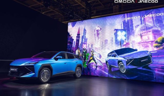 Omoda 4 Paris’te geleceğin otomobil deneyimini sahneye taşıdı