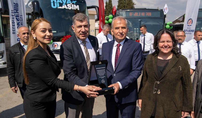 Mercedes-Benz Türk, Denizli Büyükşehir Belediyesi'ne otobüs teslimatı yaptı