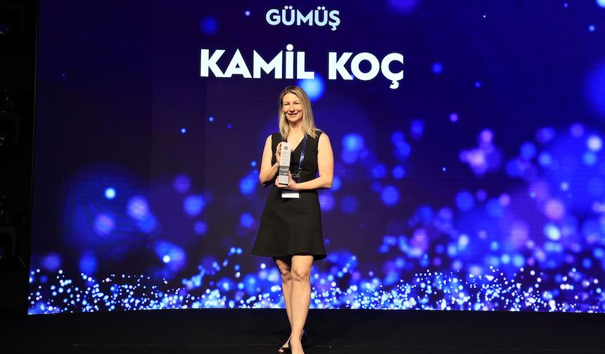 Kâmil Koç bir kez daha Brandverse Awards’tan ödülle döndü