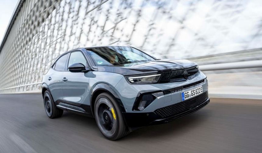 Opel’in en hızlı elektriklisi Mokka GSE Türkiye’ye geliyor