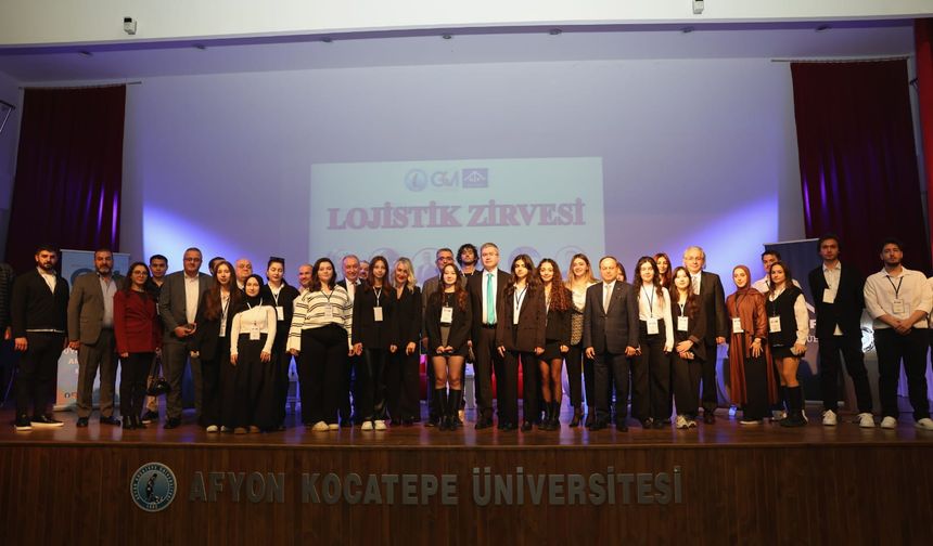 Kâmil Koç 100 yıllık mirasını üniversite gençliğiyle paylaştı