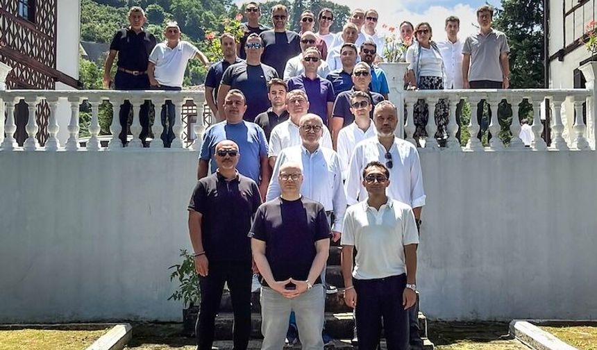 Mercedes-Benz Türk, Trabzon'da otobüs bayi satış toplantısını gerçekleştirdi