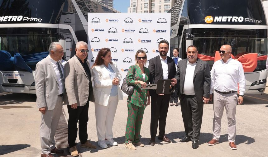 Metro Turizm premium yolculukta NEOPLAN Skyliner ile vites yükseltti