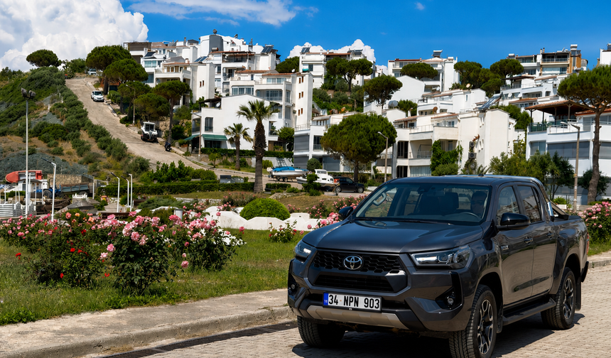 Toyota Hilux, İstanbul'dan Ege'ye uzanan rotada güven veren karakterini ortaya koydu