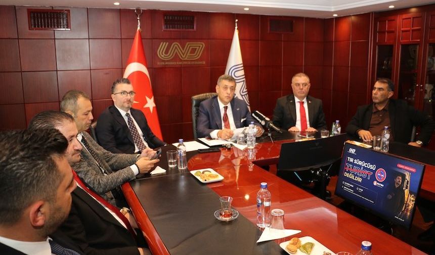 UND'den AB'ye tarihi çağrı: "Kendi yatırımlarınızın yükünü taşıyan TIR'ları kapıdan çevirmeyin"