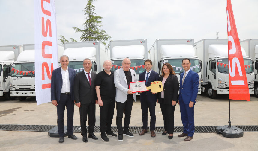 Anadolu Isuzu, Meltem Turizm’e 28 Adet NPR L Model kamyon teslim etti