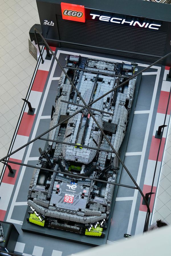 LEGO® Technic PEUGEOT 9X8 24H Le Mans Hybrid Hypercar-4