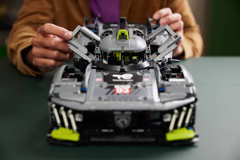 LEGO® Technic PEUGEOT 9X8 24H Le Mans Hybrid Hypercar-5