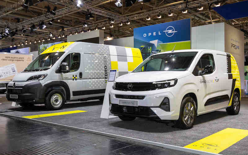 Opel Movano Hydrogen Ve Opel Combo Elektrik