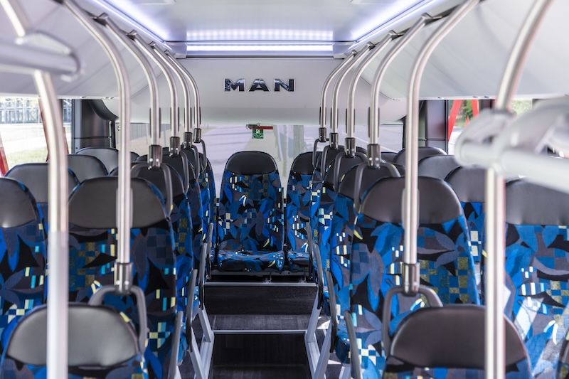 1745305943 P Bus Iot Lionscity12E Le3